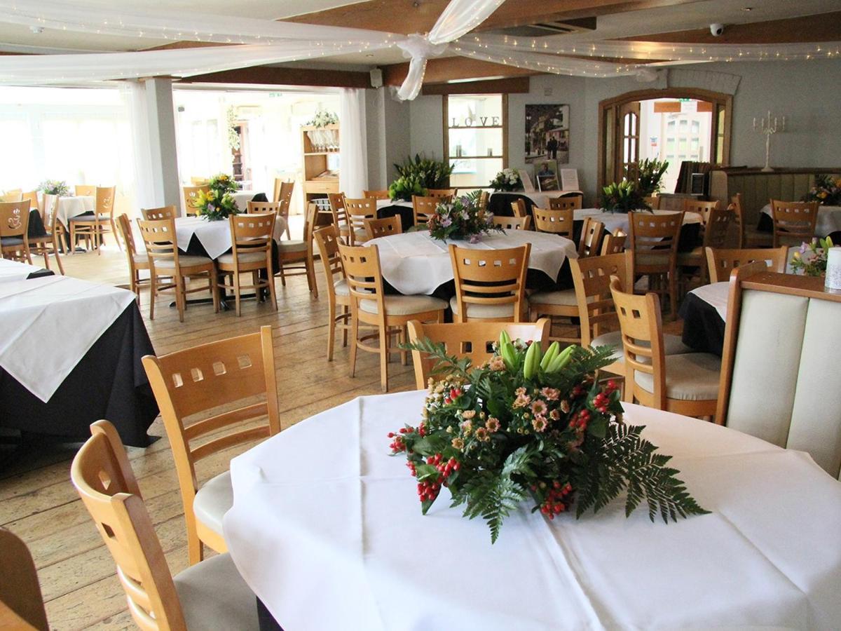 The Watersedge, Canal 4* Hillingdon